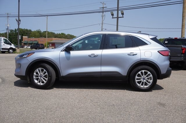 2022 Ford Escape SE photo 2