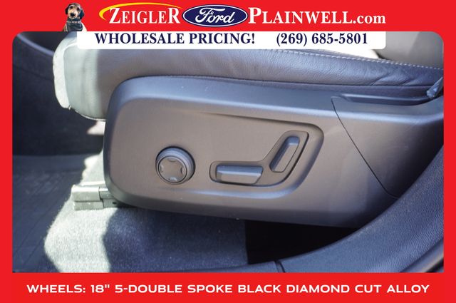 2023 VOLVO XC40 - Image 19