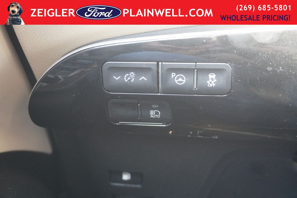 2019 TOYOTA PRIUS - Image 27