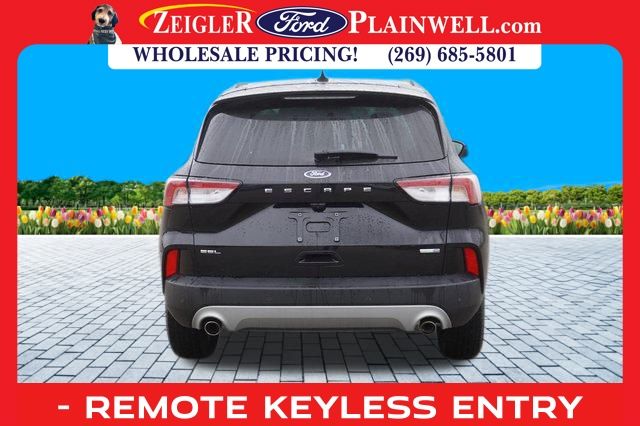 2020 Ford Escape SEL photo 4