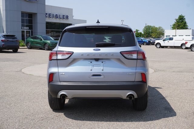 2022 Ford Escape SE photo 4