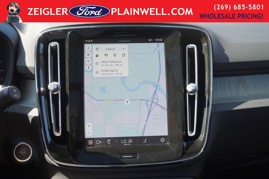 2023 VOLVO XC40 - Image 23