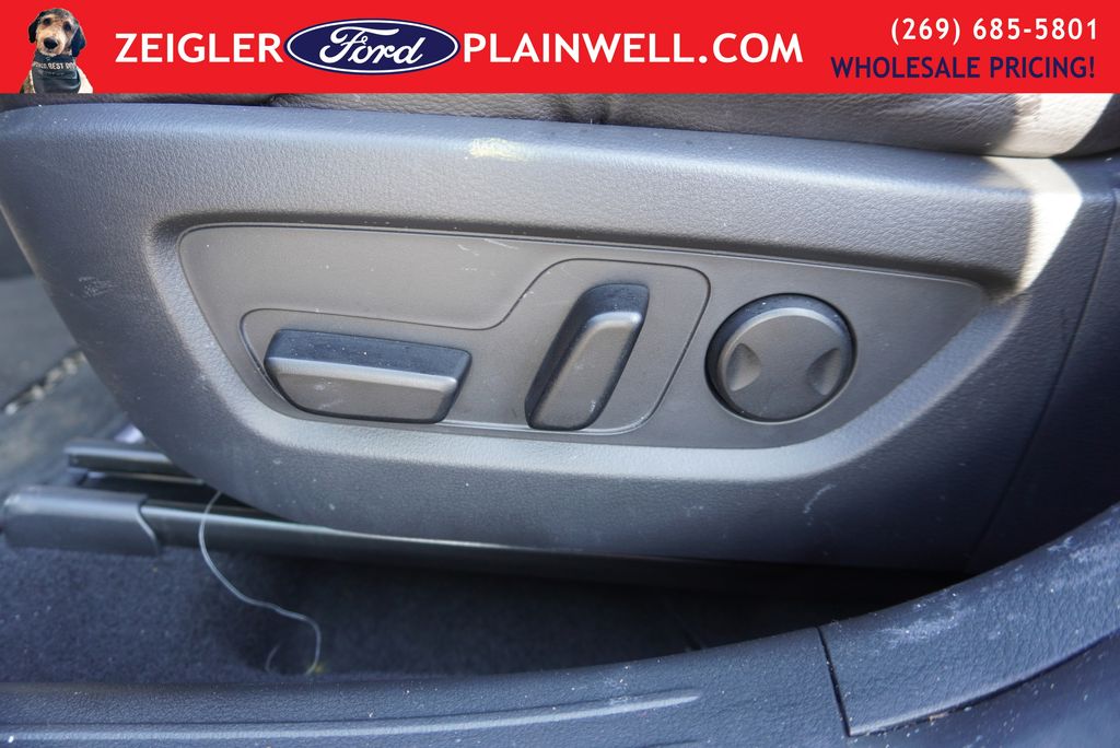 2025 MAZDA CX-50 - Image 19