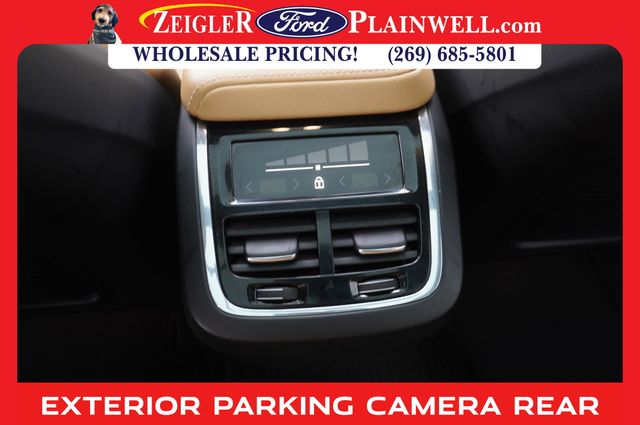 2023 VOLVO XC60 - Image 13
