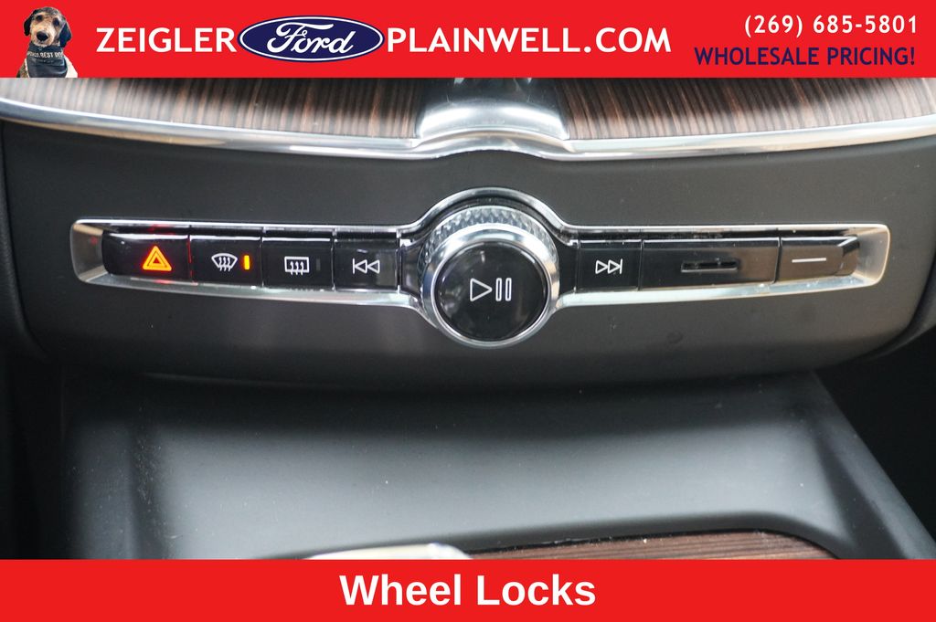 2023 VOLVO XC60 - Image 25