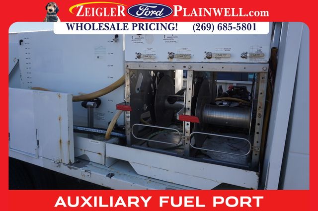 2011 FORD E-450 - Image 5