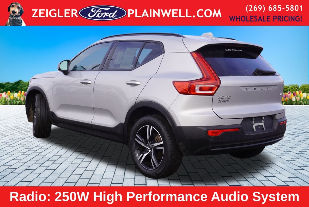 2024 VOLVO XC40 - Image 3