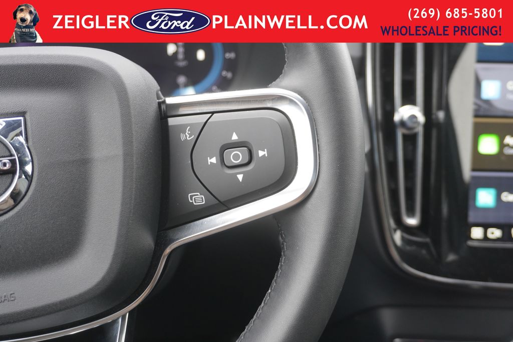 2024 VOLVO XC40 - Image 26