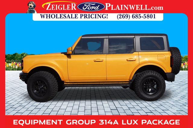 2022 Ford Bronco Outer Banks photo 2
