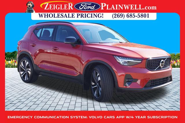 2023 VOLVO XC40 - Image 7