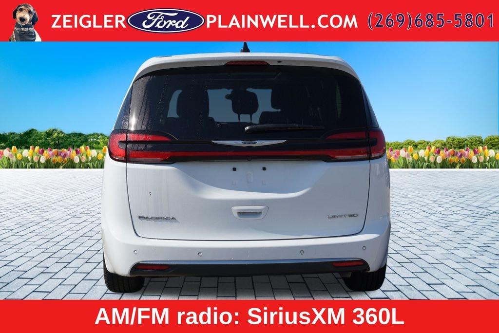 Used 2024 Chrysler Pacifica Limited Van Passenger Van
