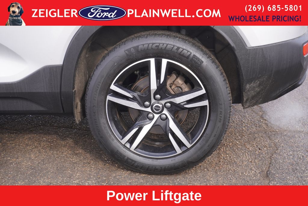 2024 VOLVO XC40 - Image 9