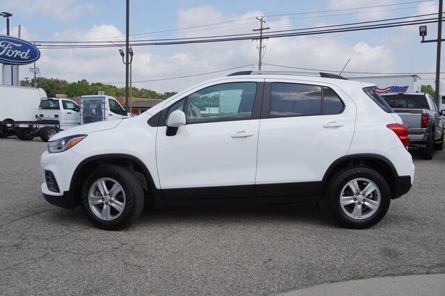 2022 Chevrolet Trax LT photo 2