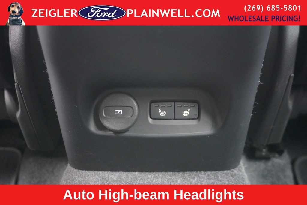 2024 VOLVO XC40 - Image 13