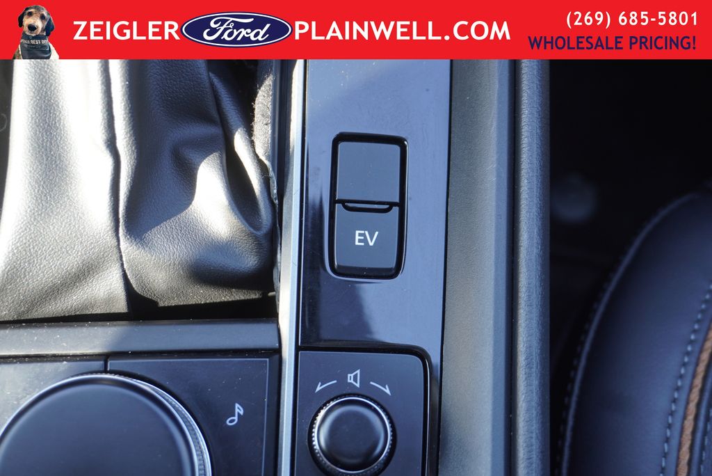 2025 MAZDA CX-50 - Image 24