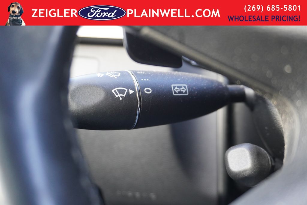 2011 MERCEDES-BENZ E-CLASS - Image 28