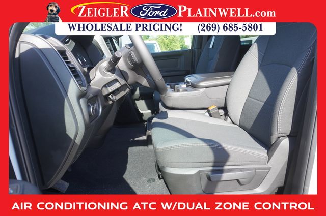 2024 RAM 3500 - Image 12