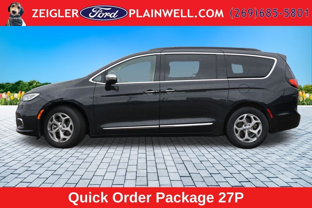 Used 2023 Chrysler Pacifica Limited Van Passenger Van