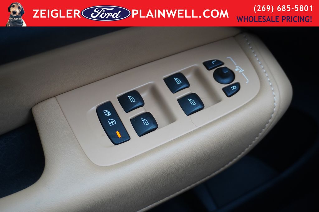 2023 VOLVO XC60 - Image 31