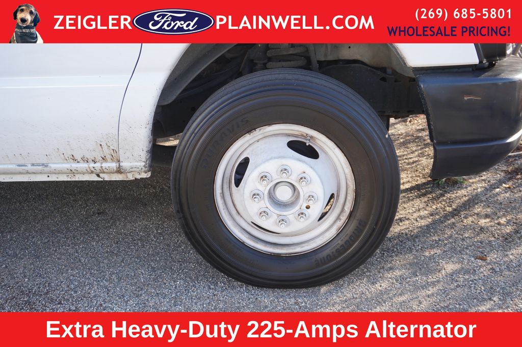 2011 FORD E-450 - Image 3