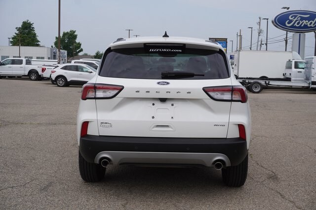 2020 Ford Escape SEL photo 4