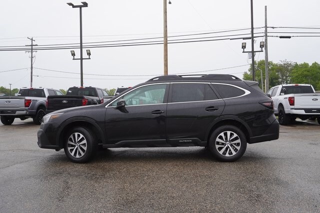2022 Subaru Outback Premium photo 2