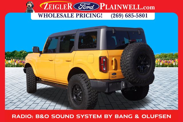 2022 Ford Bronco Outer Banks photo 3