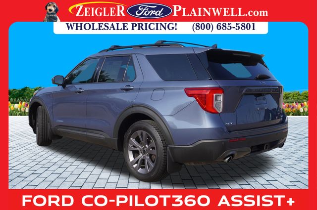 2021 Ford Explorer XLT Sport photo 2