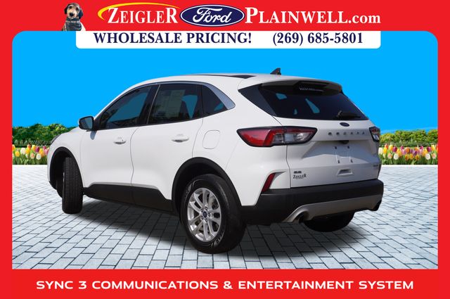 2021 Ford Escape SE photo 2