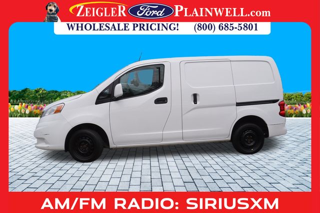 2020 Nissan NV200 SV photo 2