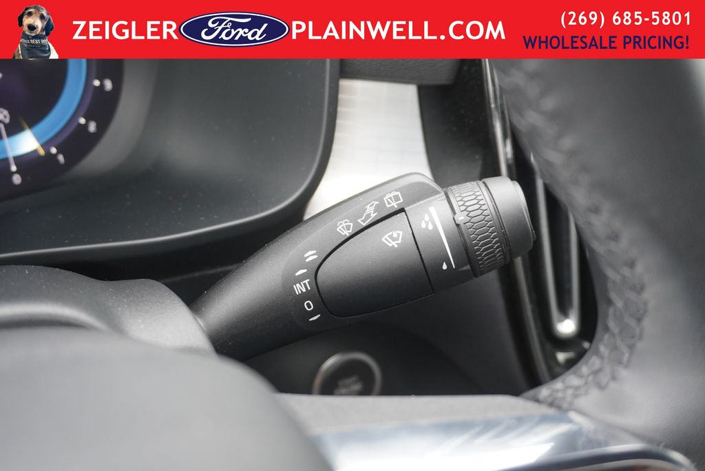 2024 VOLVO XC40 - Image 28