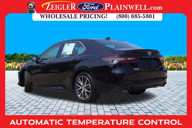 2024 Toyota Camry XLE V6 photo 3