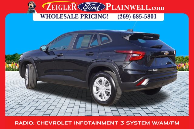 2024 Chevrolet Trax LS photo 3