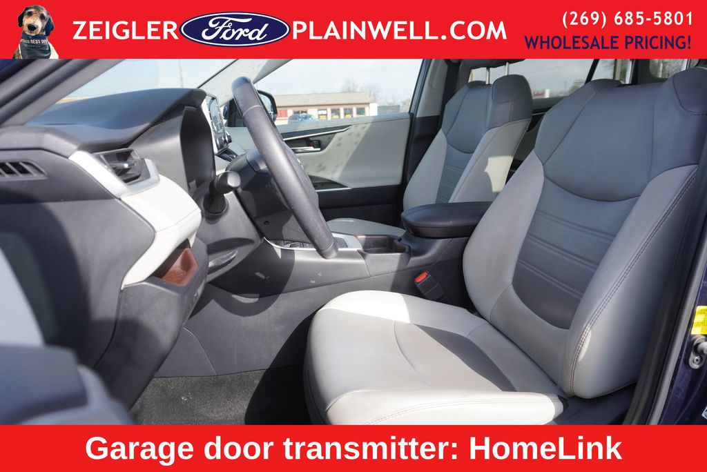 2019 TOYOTA RAV4 - Image 18