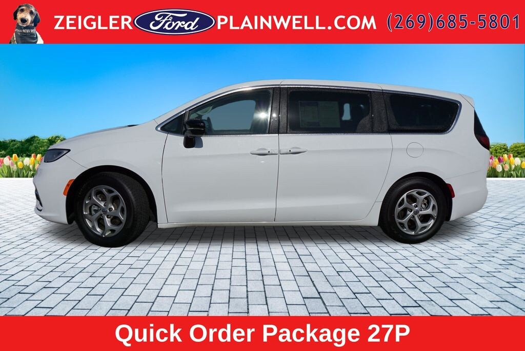 Used 2024 Chrysler Pacifica Limited Van Passenger Van