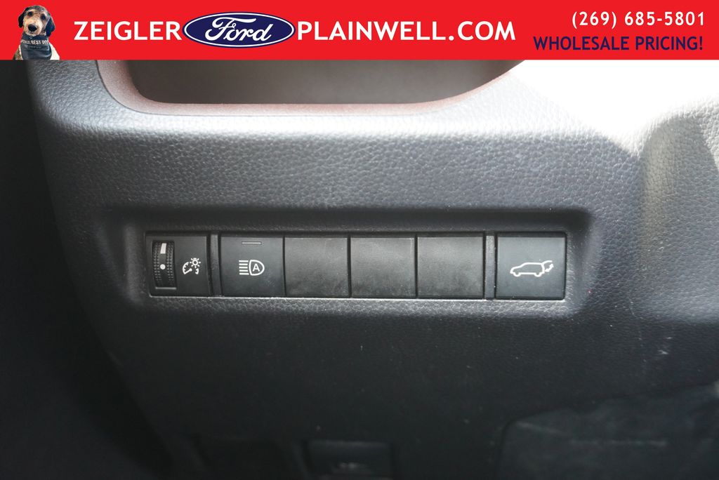 2019 TOYOTA RAV4 - Image 26