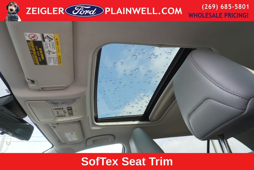 2019 TOYOTA RAV4 - Image 19