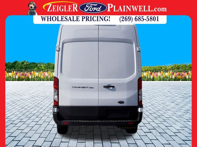 2023 Ford Transit photo 3