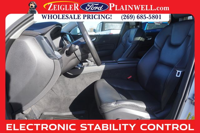 2018 VOLVO XC60 - Image 17