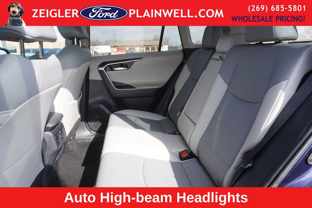 2019 TOYOTA RAV4 - Image 12