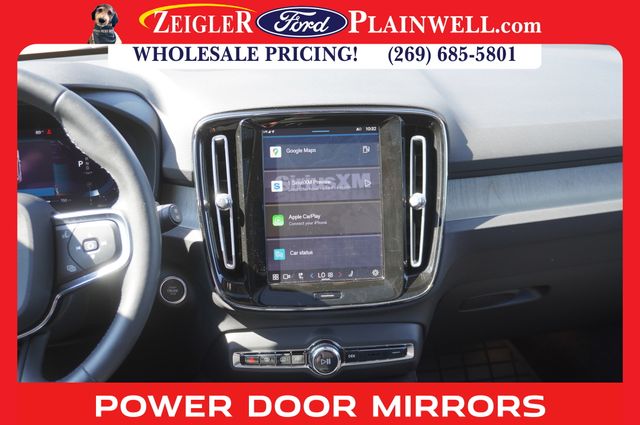 2023 VOLVO XC40 - Image 15