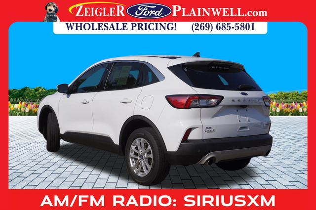 2021 Ford Escape SE Hybrid photo 3