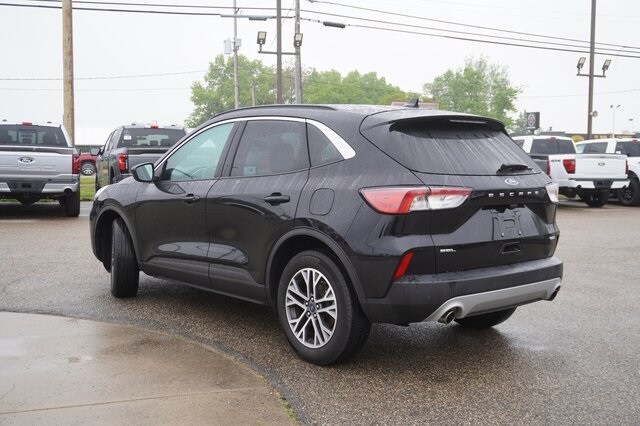 2020 Ford Escape SEL photo 3