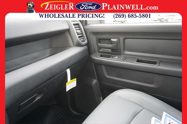 2023 RAM 3500 - Image 30