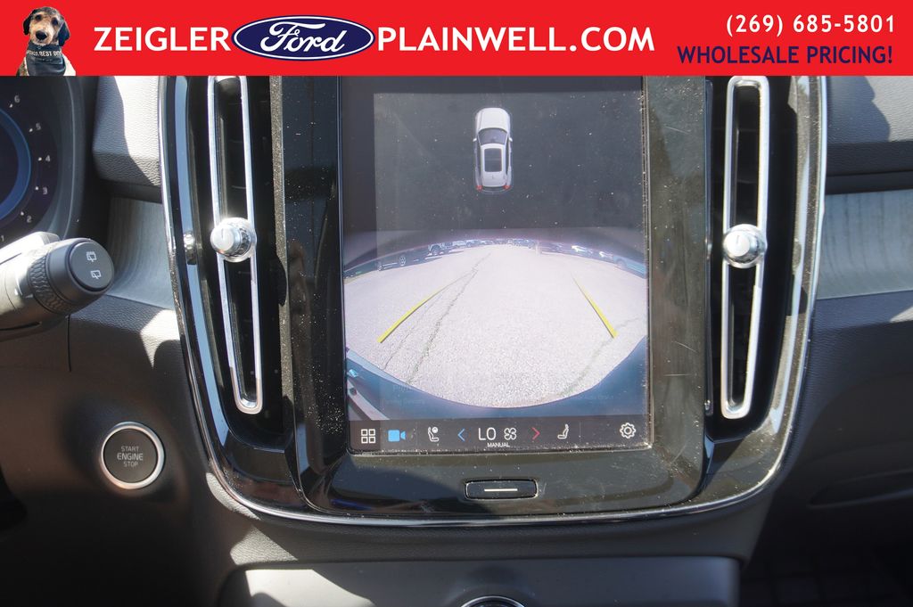 2023 VOLVO XC40 - Image 20