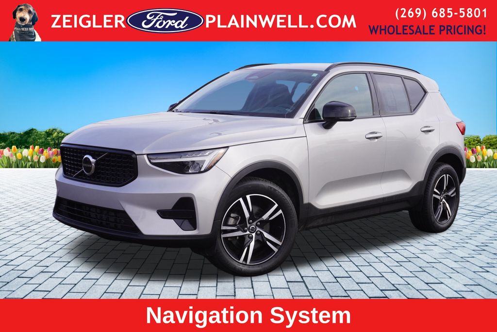 2024 VOLVO XC40 - Image 1