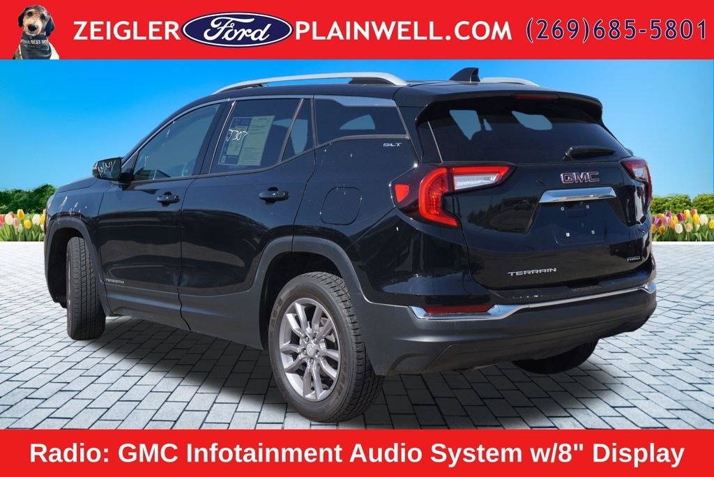Used 2024 GMC Terrain SLT SUV
