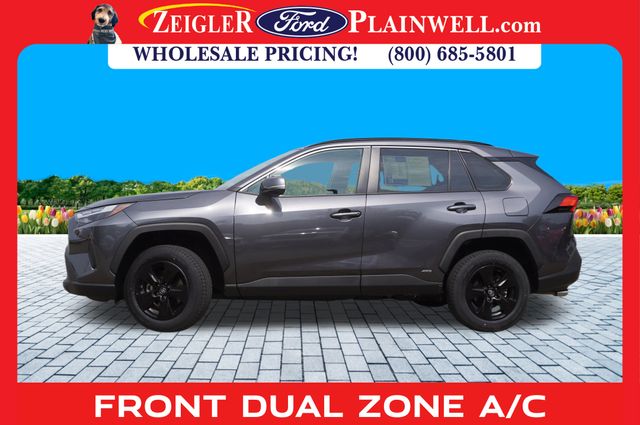 2023 Toyota RAV4 Hybrid XLE photo 2