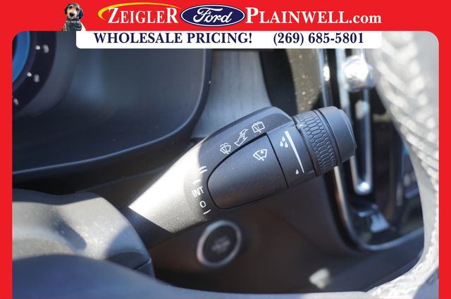 2023 VOLVO XC40 - Image 29