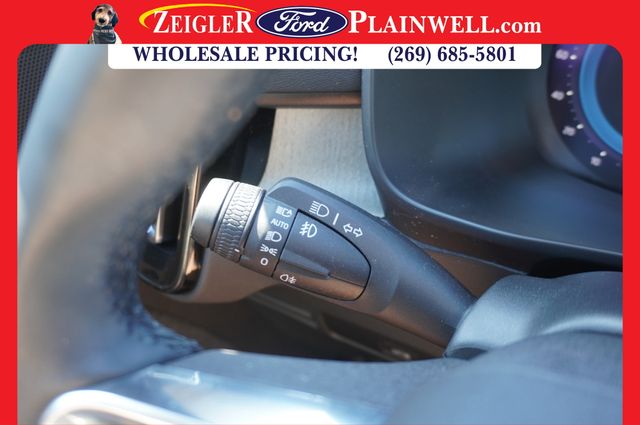 2023 VOLVO XC40 - Image 28